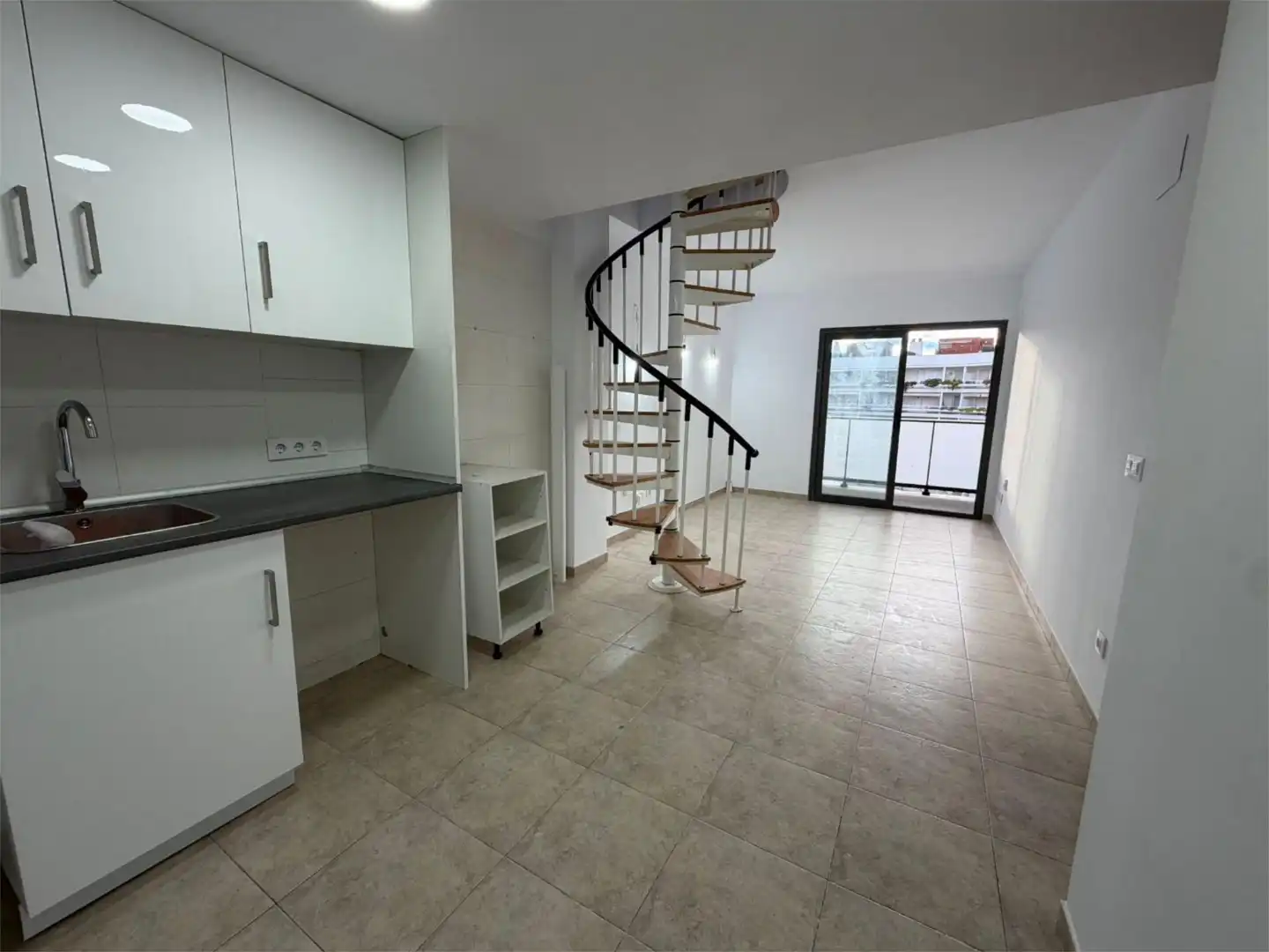 Piso en venta en Carrer Cienfuegos, 5, Fenals Terraza de Piso en venta en Lloret de Mar con Terraza y Balcón