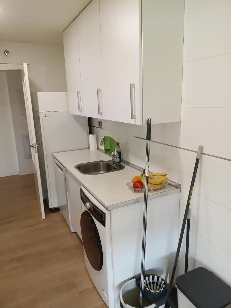 Habitación en Calle Ana María Matute, 26, La Paloma - Asfain Cocina de Piso para compartir en Azuqueca de Henares con Aire acondicionado, Calefacción y Terraza