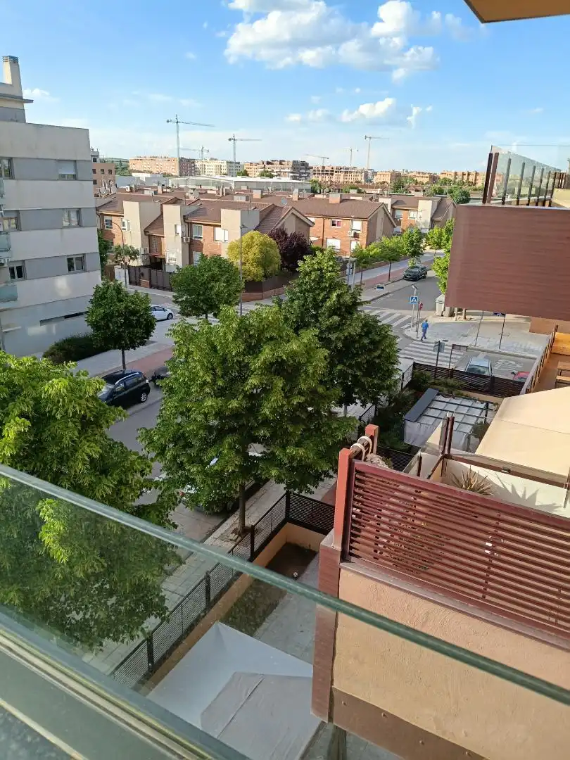 Habitación en Calle Ana María Matute, 26, La Paloma - Asfain Vista exterior de Piso para compartir en Azuqueca de Henares con Aire acondicionado, Calefacción y Terraza