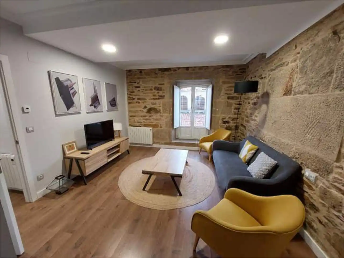Apartament de lloguer a Casco Histórico Sala d'estar de Apartament de lloguer en Santiago de Compostela amb Moblat