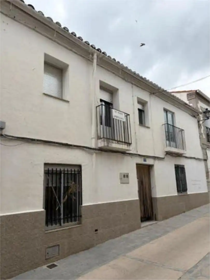 Casa o xalet en venda a Garciaz Vista exterior de Casa o xalet en venda en Garciaz