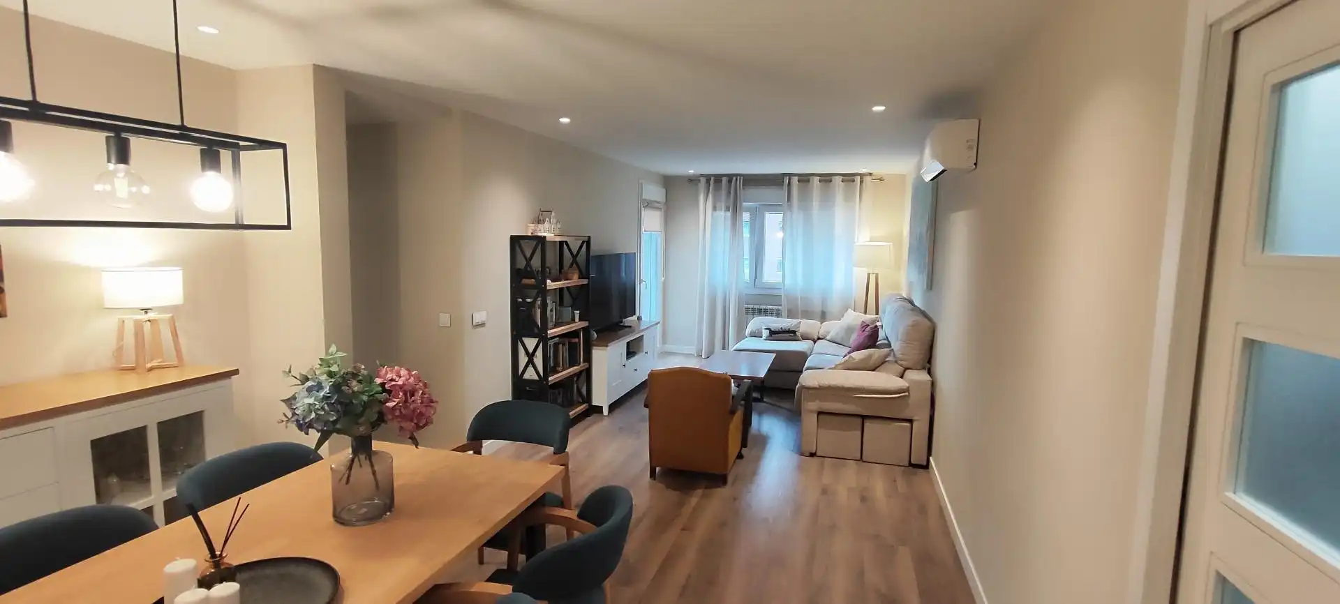 Living room of Flat for sale in Toledo  with Air Conditioner, Heating and Parquet flooring