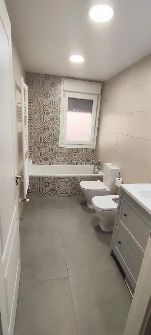Bathroom of Flat for sale in Toledo  with Air Conditioner, Heating and Parquet flooring