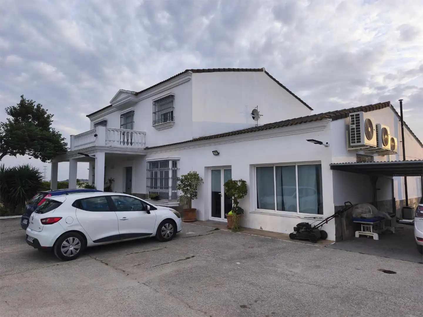 Houses for sale in Carretera Cartuja-Pino Solete, 2, Parque Atlántico - Ronda este Exterior view of Houses for sale in Jerez de la Frontera with Private garden, Terrace and Swimming Pool