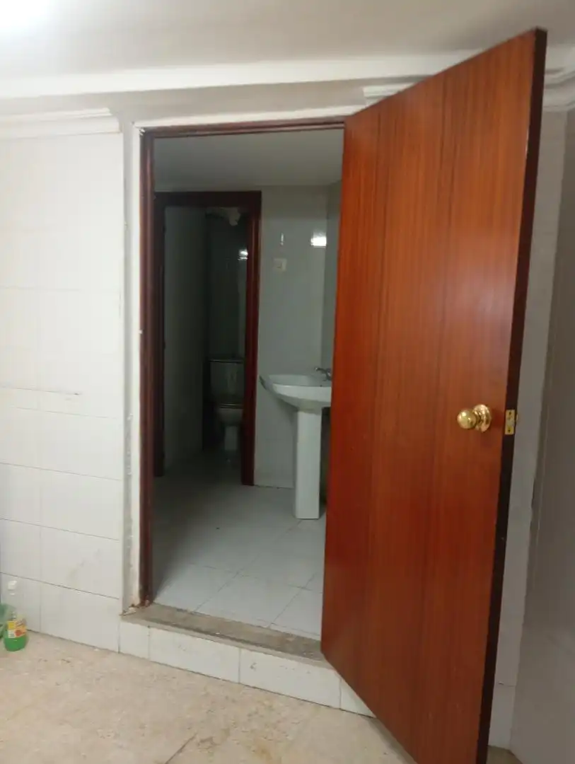 Local de alquiler en Calle Alfonso XI, 45, Ciudad Jardín Baño de Local de alquiler en Sevilla con Aire acondicionado
