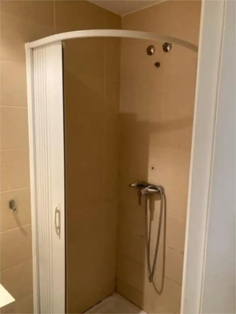 Study for sale in Monte Alto - Zalaeta - Atocha Bathroom of Study for sale in A Coruña Capital with Terrace