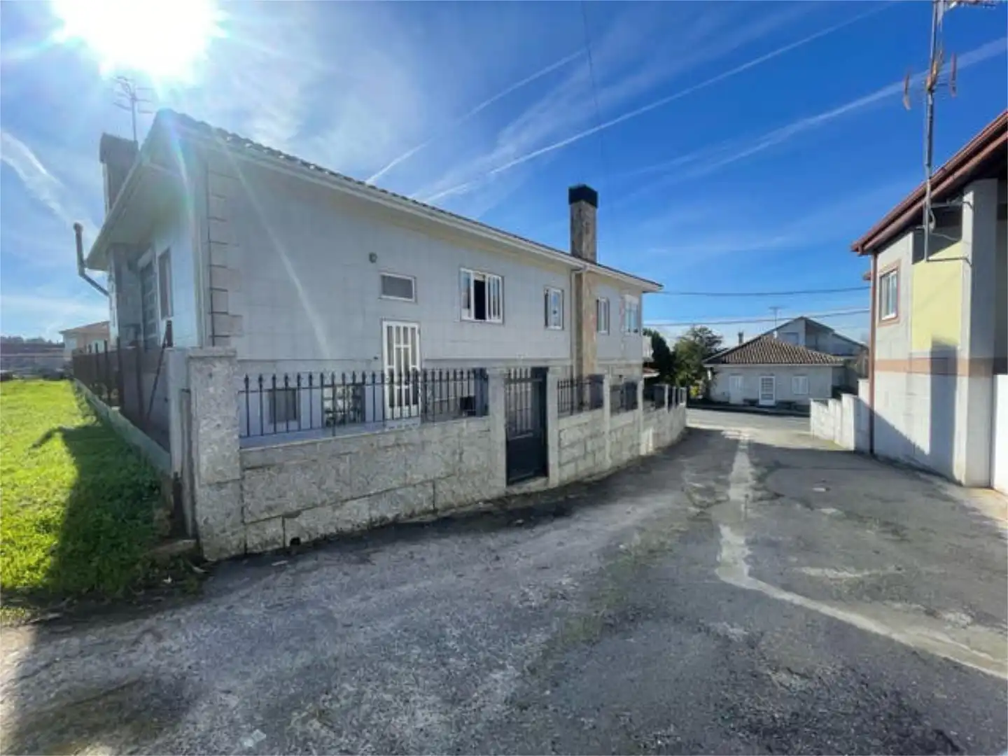 Casa adosada en venta en San Amaro Vista exterior de Casa adosada en venta en San Amaro con Calefacción, Jardín privado y Terraza