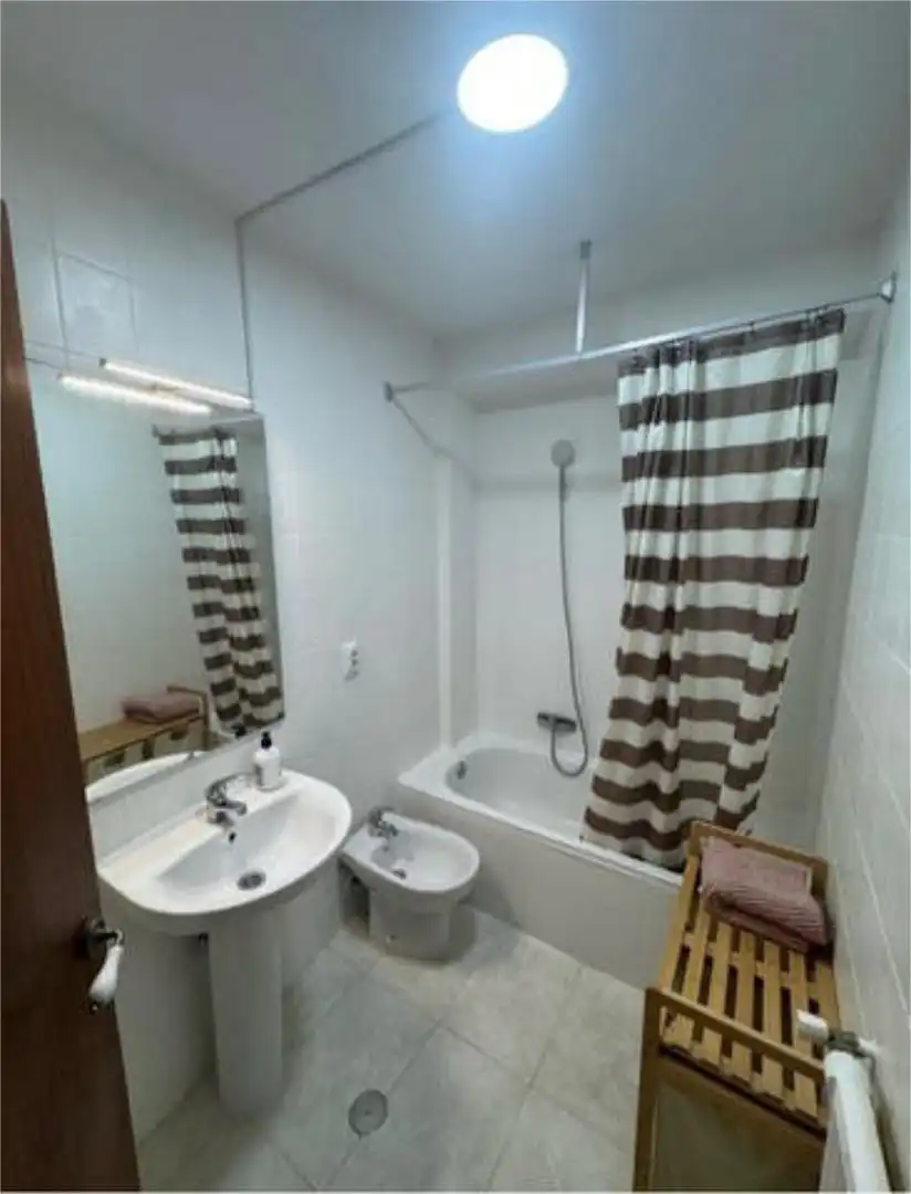 Bathroom of Flat for rent in Palencia  with Heating