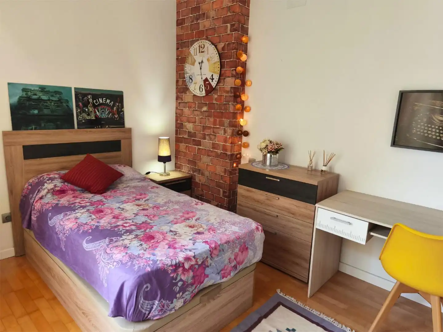 Room in Calle Antonio Saura, 11, Tenería I – La Tenería II