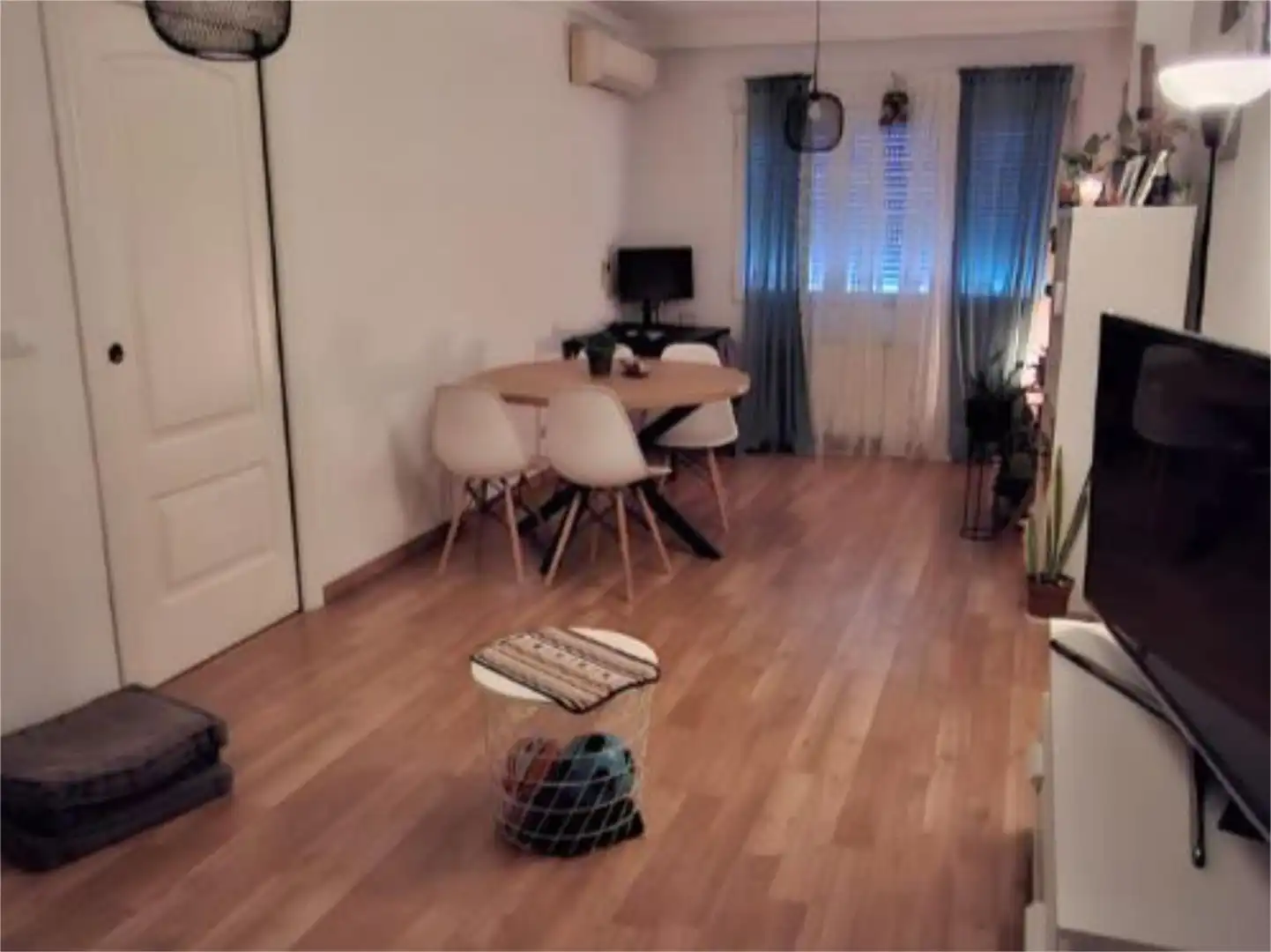 Wohnung zum Verkauf in Calle Santa Bárbara, 18, Centro - Sagrario Wohnzimmer von Wohnung zum Verkauf in Granada Capital mit Klimaanlage
