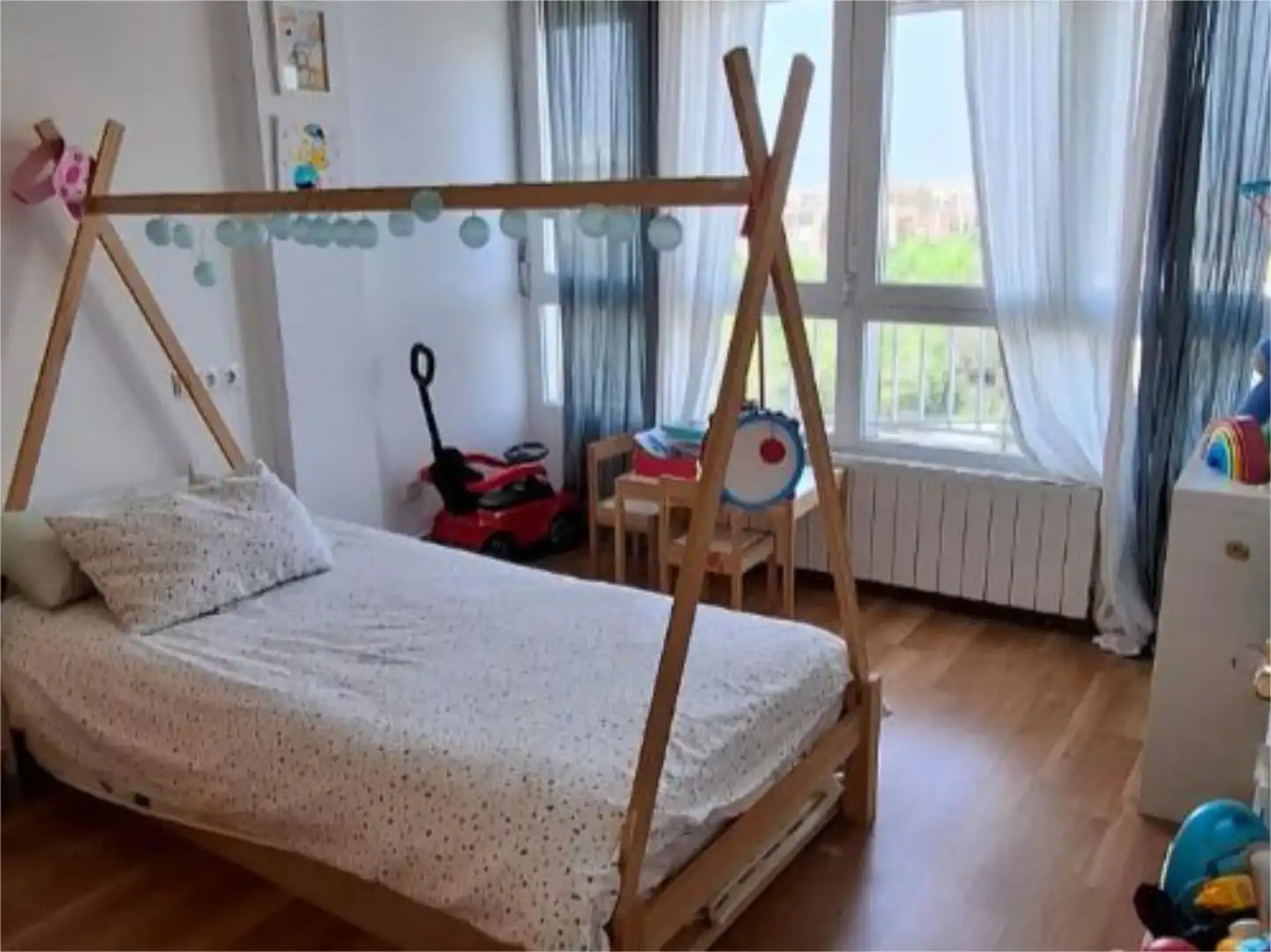 Wohnung zum Verkauf in Calle Santa Bárbara, 18, Centro - Sagrario Schlafzimmer von Wohnung zum Verkauf in Granada Capital mit Klimaanlage