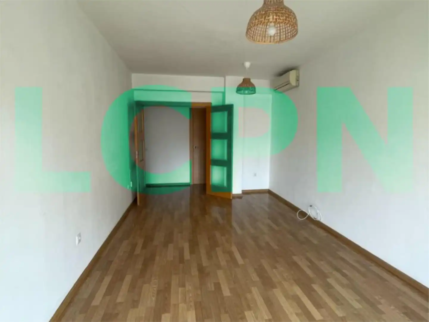 Piso en venta en Calle Alemania, 16, Ensanche Centro - Puerto Sala de estar de Piso en venta en Málaga Capital con Aire acondicionado