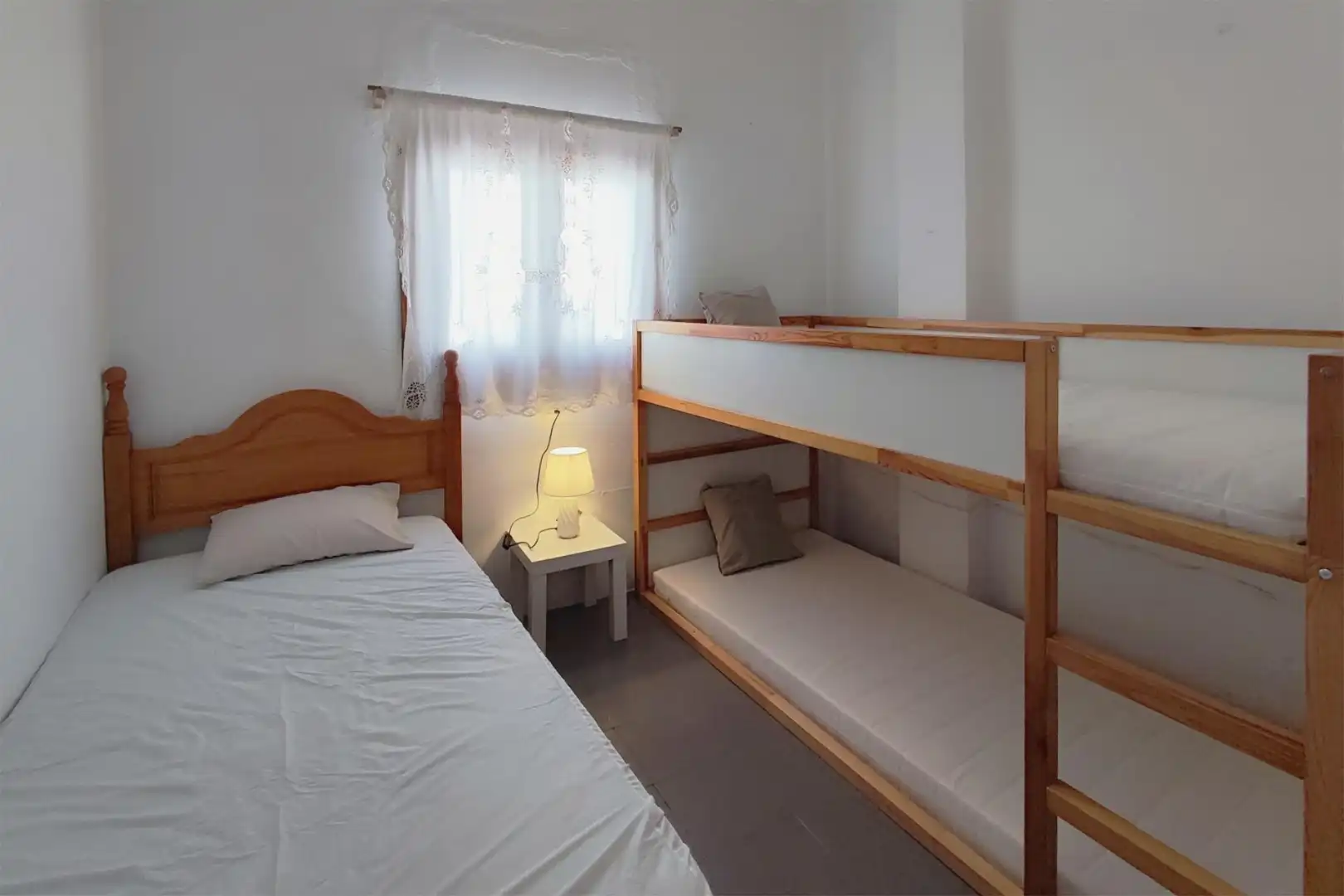 Habitación de Casa adosada en venta en Bolbaite con Terraza, Amueblado y Lavadora