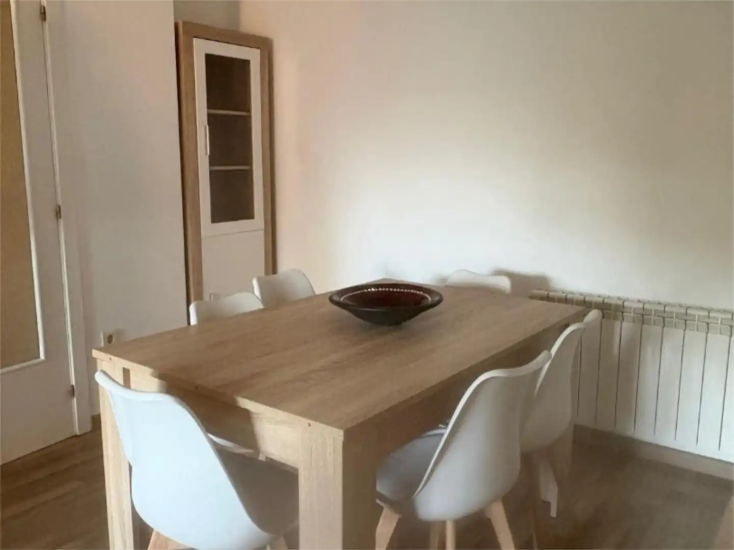 Esszimmer von Erdgeschoss zur Miete in Sant Pol de Mar mit Klimaanlage, Heizung und Privatgarten