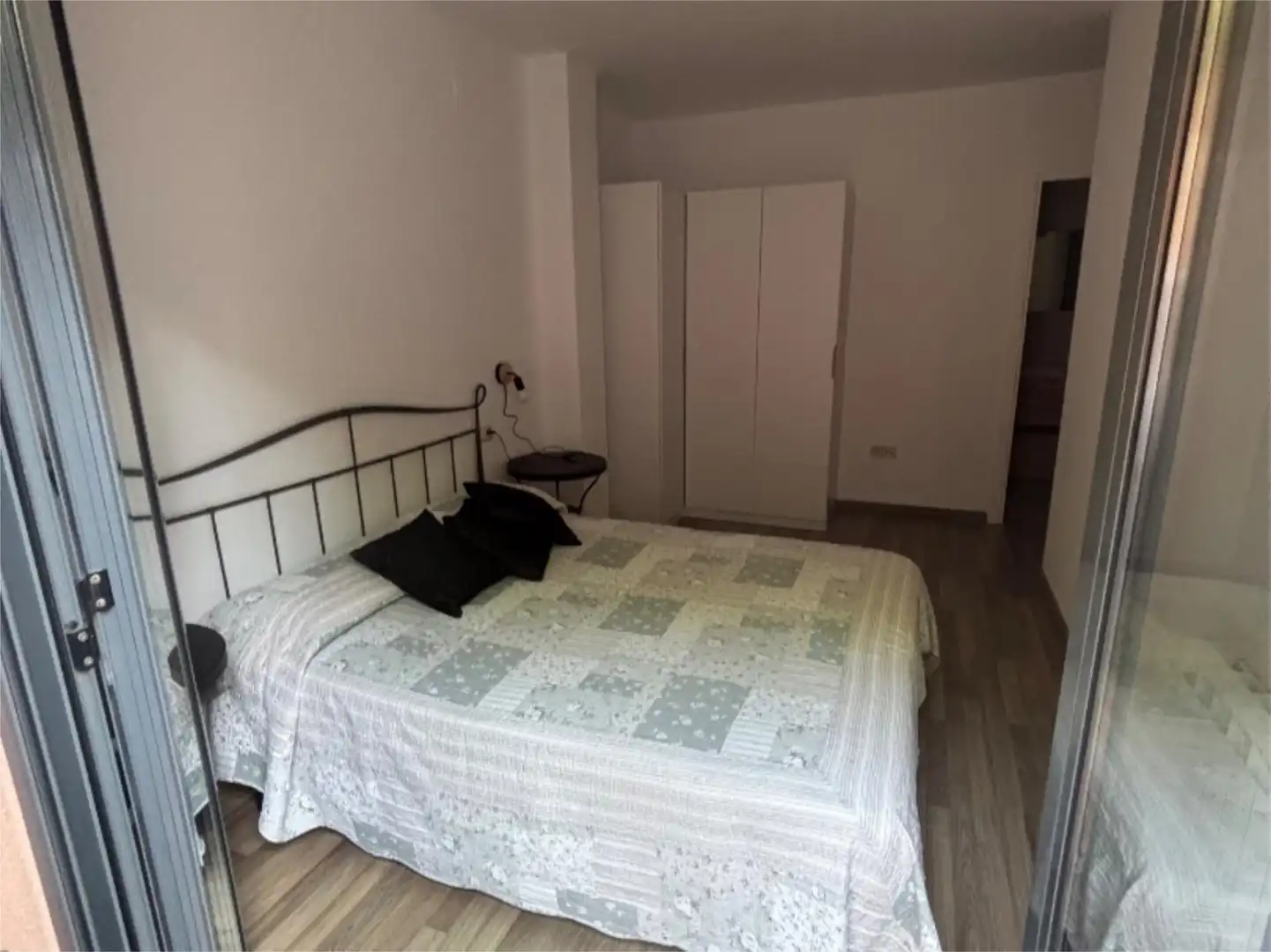 Schlafzimmer von Erdgeschoss zur Miete in Sant Pol de Mar mit Klimaanlage, Heizung und Privatgarten