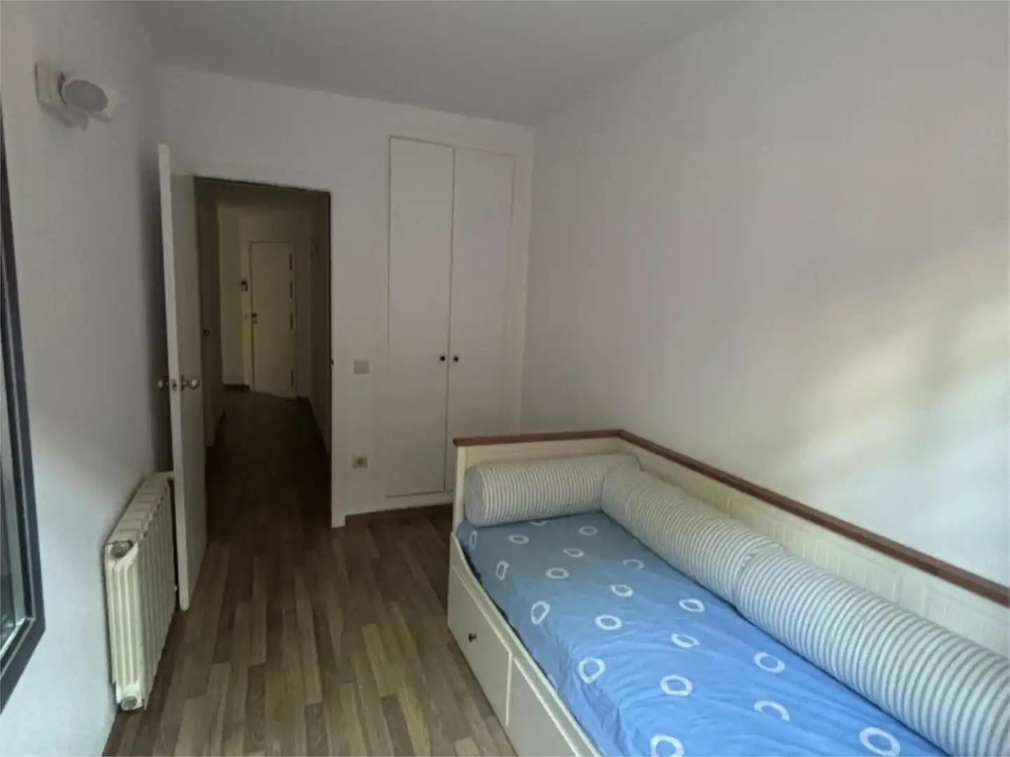 Schlafzimmer von Erdgeschoss zur Miete in Sant Pol de Mar mit Klimaanlage, Heizung und Privatgarten