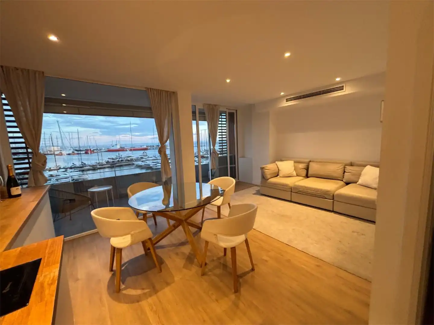 Sala d'estar de Pis en venda en  Palma de Mallorca amb Aire condicionat, Terrassa i Balcó