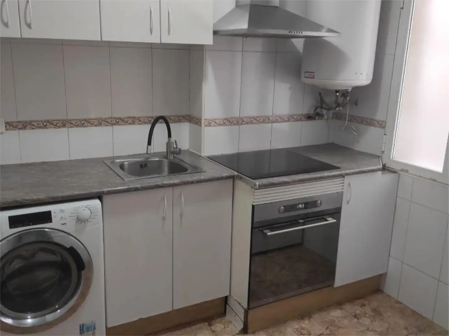 Flat for sale in Calle Virgen de Icíar, 20, Casco Antiguo Kitchen of Flat for sale in Alcorcón with Terrace