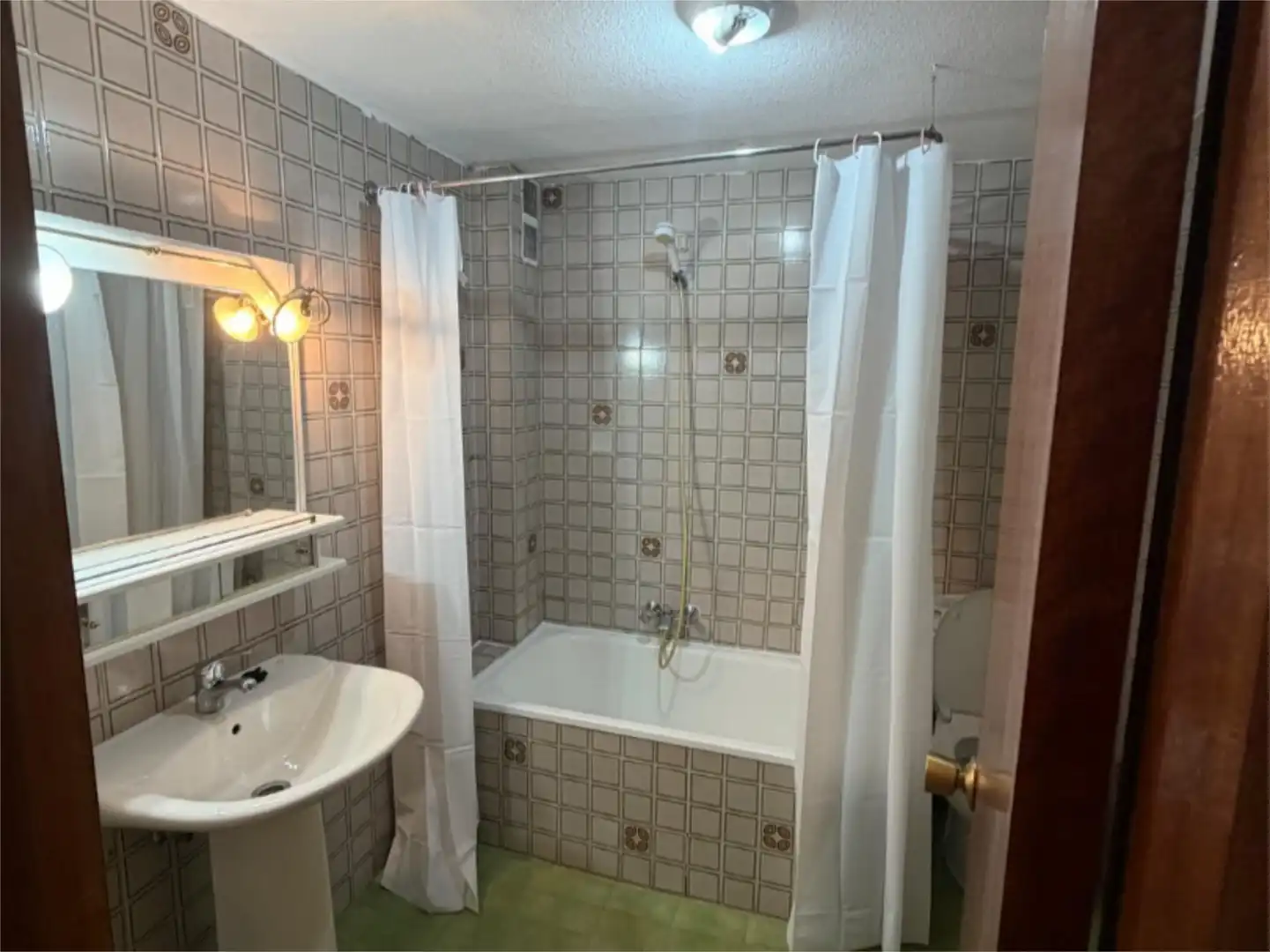 Flat for sale in Calle Francisco Juárez Molina, 4, Madroñera Bathroom of Flat for sale in Madroñera with Air Conditioner, Storage room and Furnished