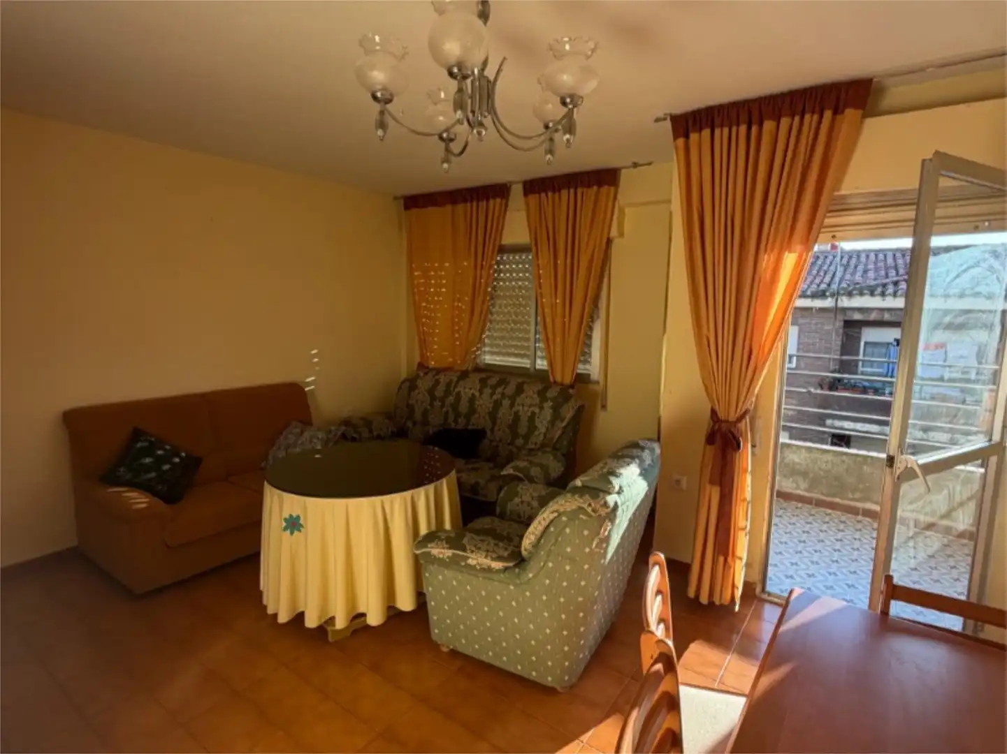 Sala de estar de Piso en venta en Madroñera con Aire acondicionado, Trastero y Amueblado