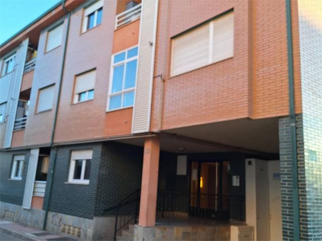 Apartamento en Alquiler en Calle El Ebro, 38 en San Andrés del Rabanedo pueblo