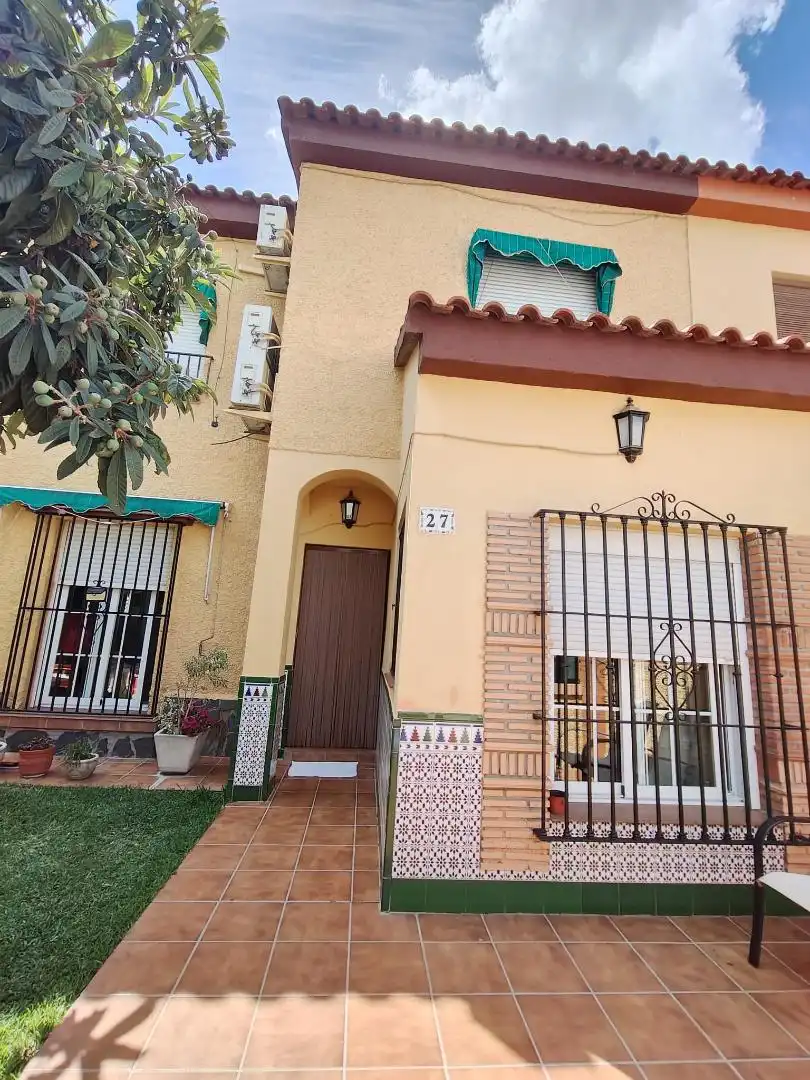 Detached homes for sale in Calle José de Echegaray, 3, Ogíjares Exterior view of Detached homes for sale in Ogíjares with Air Conditioner, Terrace and Swimming Pool