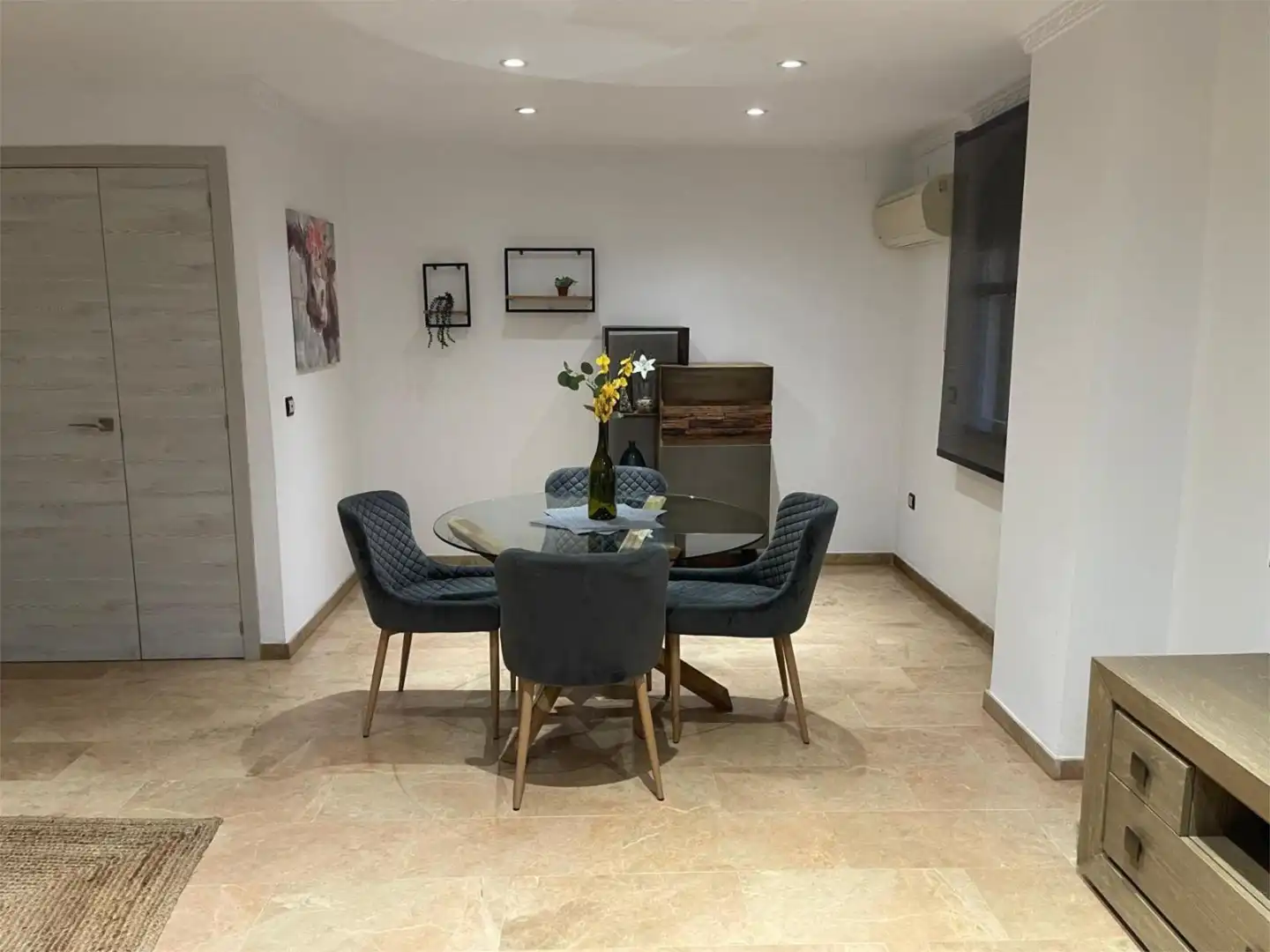 Casa o chalet en venta en Pasaje Honorio, 21, Avenida de Europa Comedor de Casa o chalet en venta en Montequinto con Aire acondicionado y Terraza