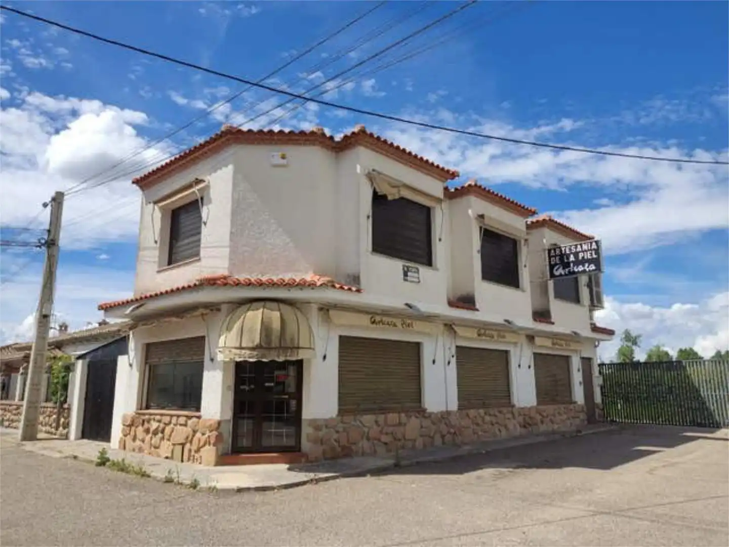 Vista exterior de Casa o chalet en venta en Las Ventas Con Peña Aguilera