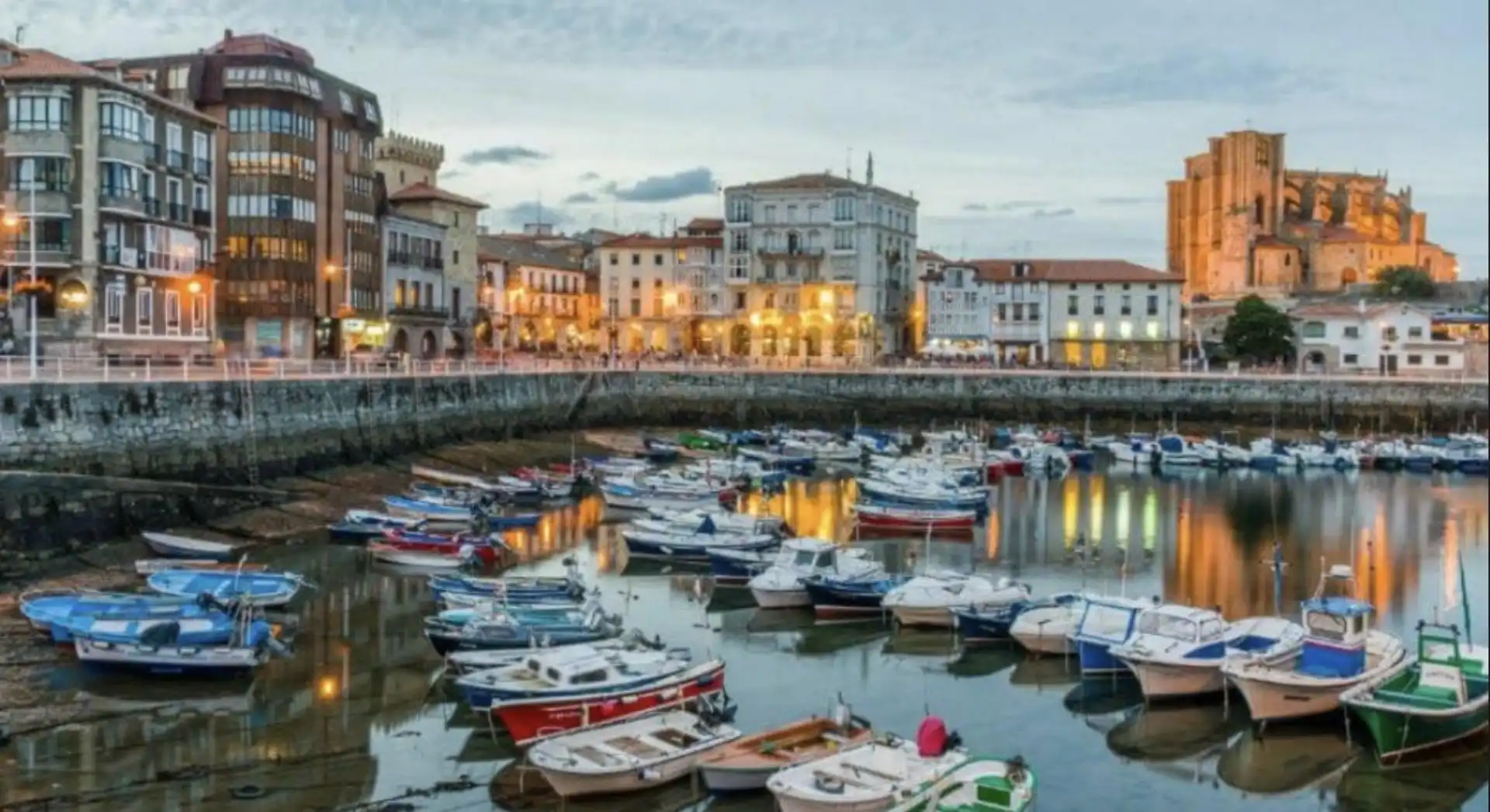 Pis en venda a Calle de Aranzal, 2, Centro Vista exterior de Pis en venda en Castro-Urdiales amb Terrassa i Balcó