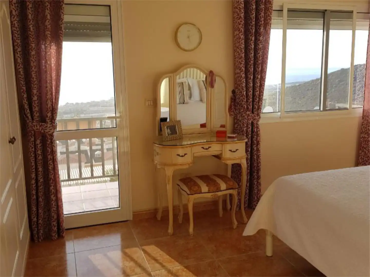 Detached homes for sale in Calle Aragon, 8, Torviscas Centro y Alto Bedroom of Detached homes for sale in Adeje with Air Conditioner, Terrace and Balcony