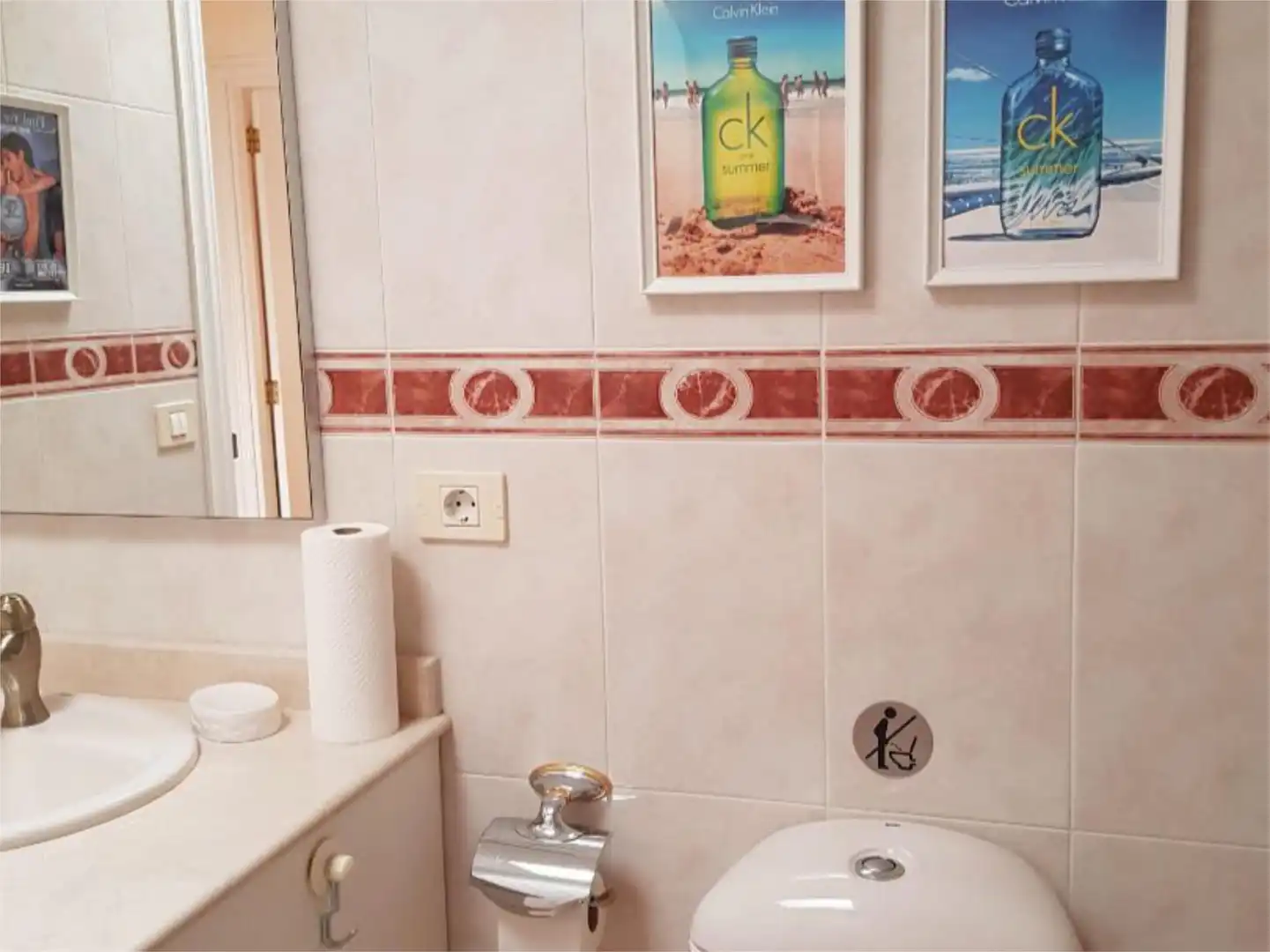 Detached homes for sale in Calle Aragon, 8, Torviscas Centro y Alto Bathroom of Detached homes for sale in Adeje with Air Conditioner, Terrace and Balcony