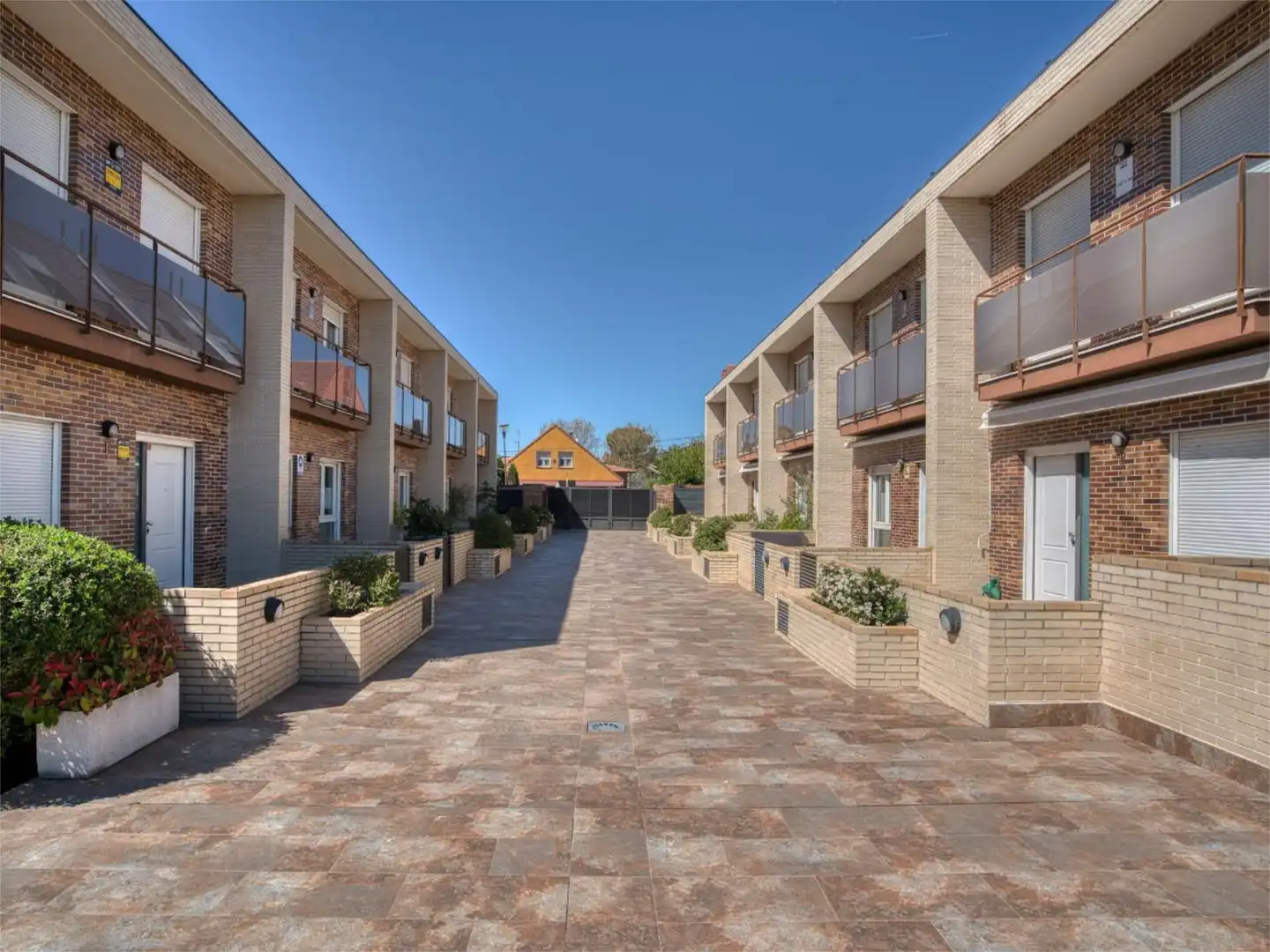 Vista exterior de Piso en venta en Pozuelo de Alarcón con Aire acondicionado, Calefacción y Jardín privado