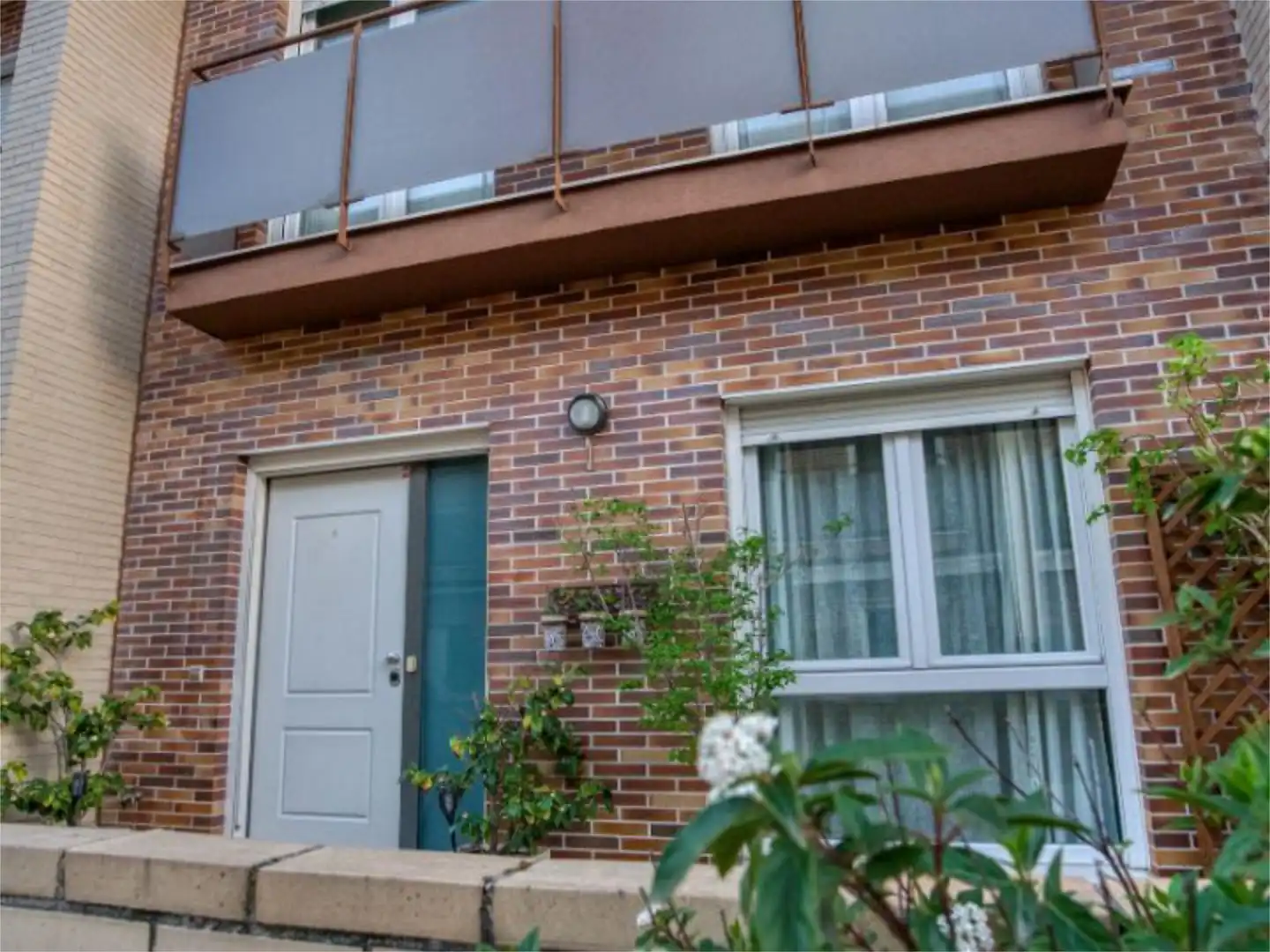 Vista exterior de Pis en venda en Pozuelo de Alarcón amb Aire condicionat, Calefacció i Jardí privat
