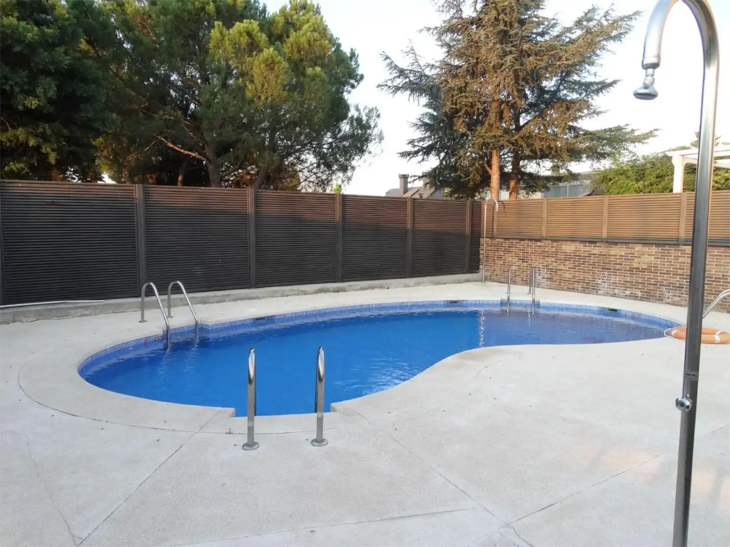 Piscina de Pis en venda en Pozuelo de Alarcón amb Aire condicionat, Calefacció i Jardí privat