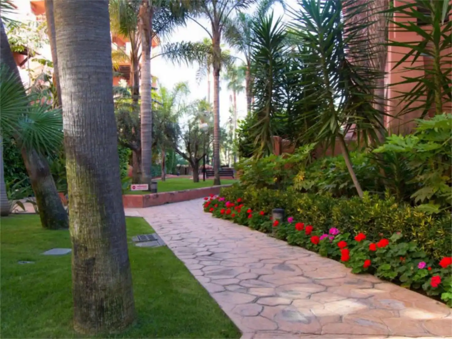 Flat for rent in Calle Rector Federico Mayor Zaragoza, 25, Playa de Granada Garden of Flat for rent in Motril with Air Conditioner, Heating and Private garden