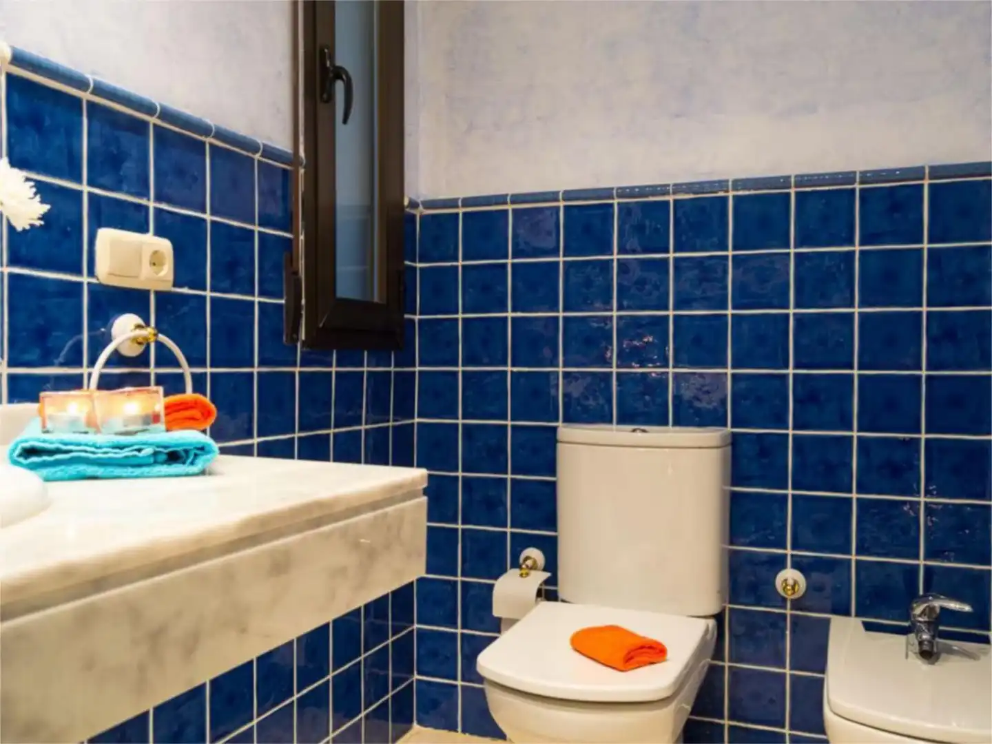 Flat for rent in Calle Rector Federico Mayor Zaragoza, 25, Playa de Granada Bathroom of Flat for rent in Motril with Air Conditioner, Heating and Private garden