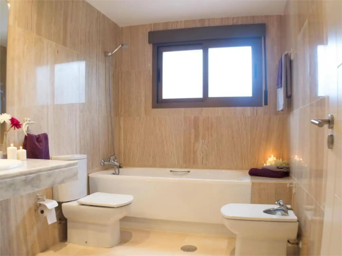 Flat for rent in Calle Rector Federico Mayor Zaragoza, 25, Playa de Granada Bathroom of Flat for rent in Motril with Air Conditioner, Heating and Private garden