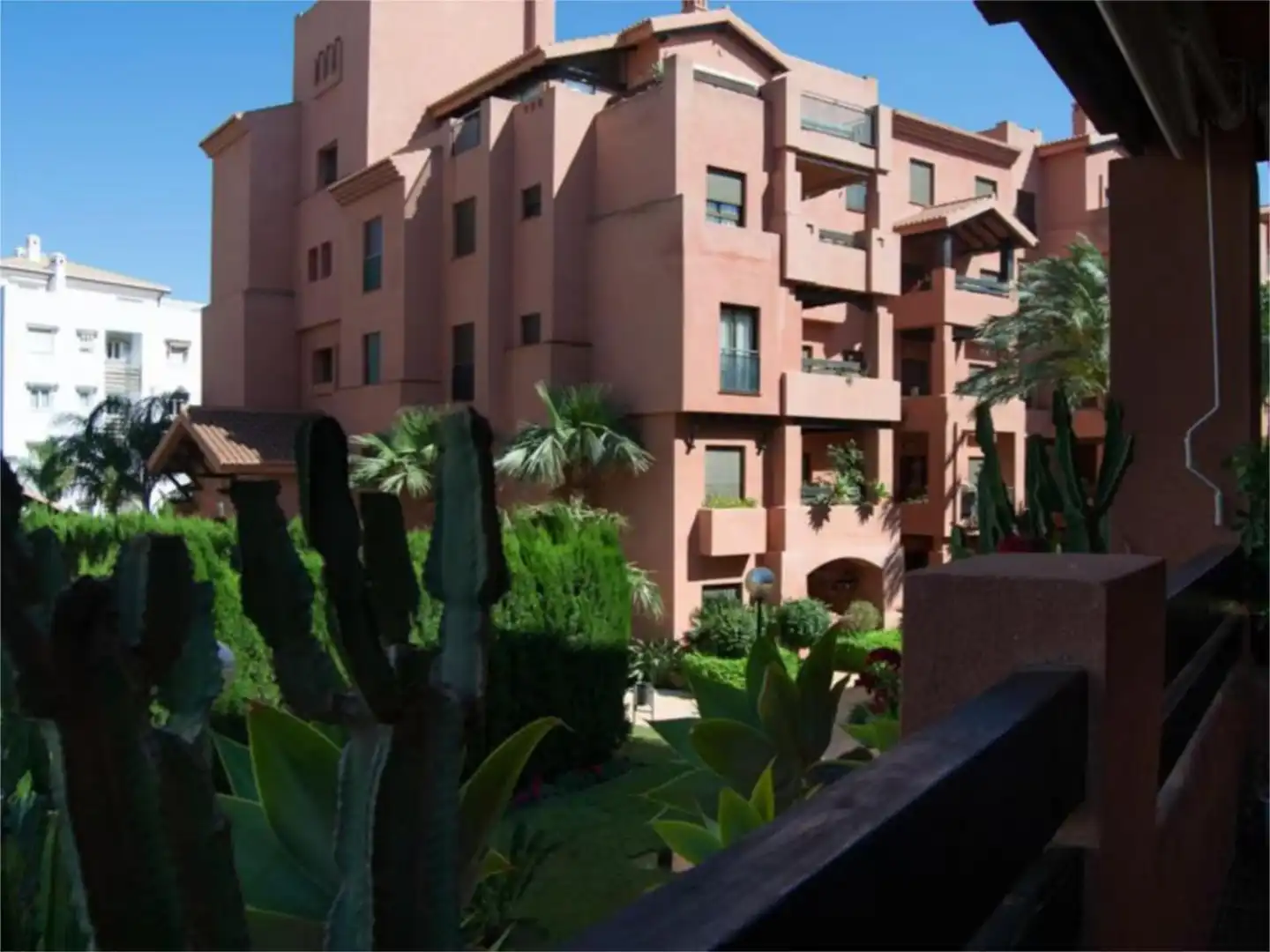 Flat for rent in Calle Rector Federico Mayor Zaragoza, 25, Playa de Granada Exterior view of Flat for rent in Motril with Air Conditioner, Heating and Private garden