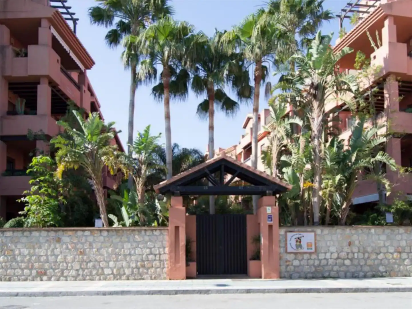 Flat for rent in Calle Rector Federico Mayor Zaragoza, 25, Playa de Granada Exterior view of Flat for rent in Motril with Air Conditioner, Heating and Private garden
