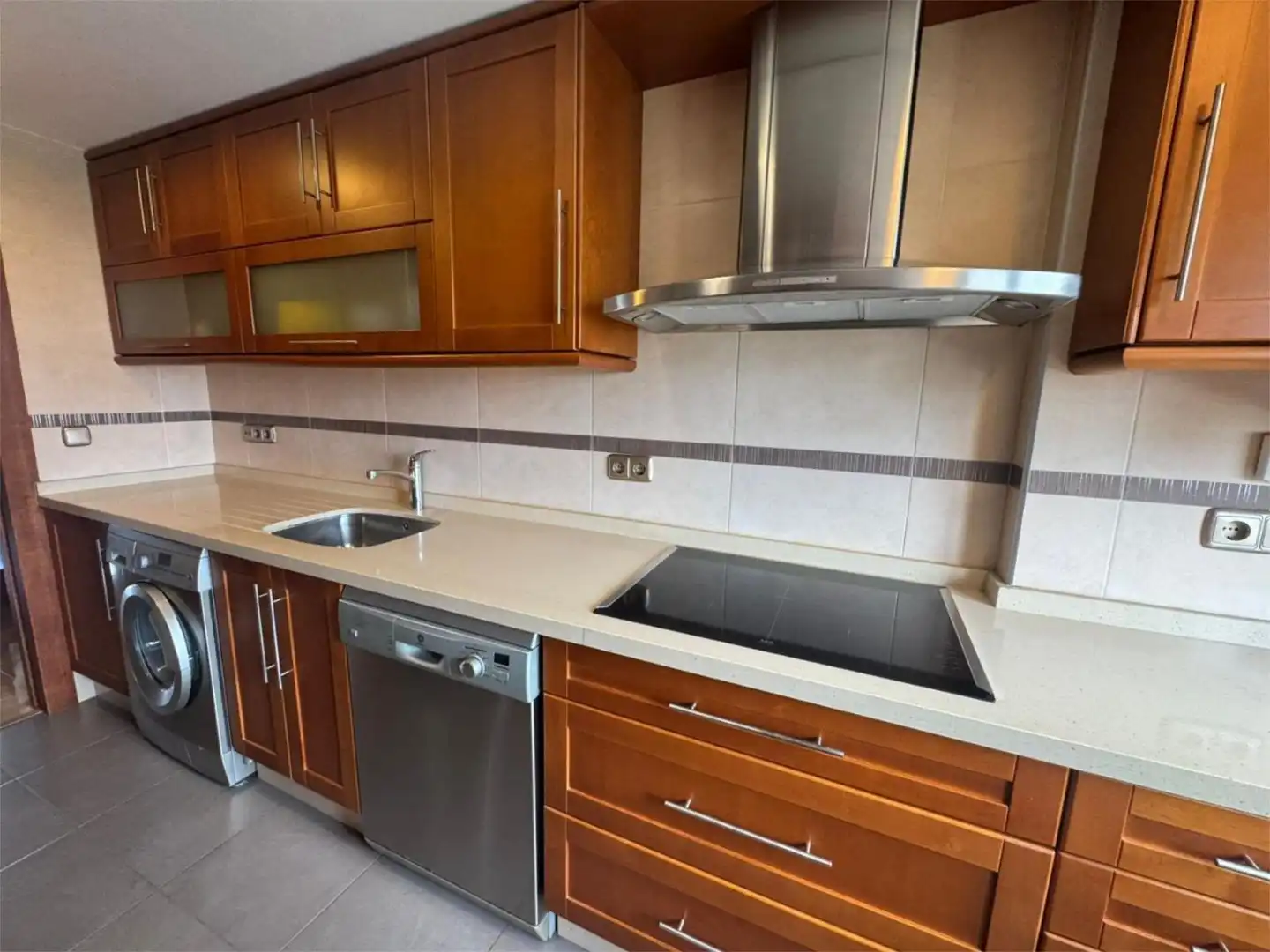 Piso en venta en Avenida de Holanda, 17, Playa de San Juan Cocina de Piso en venta en Alicante / Alacant con Piscina