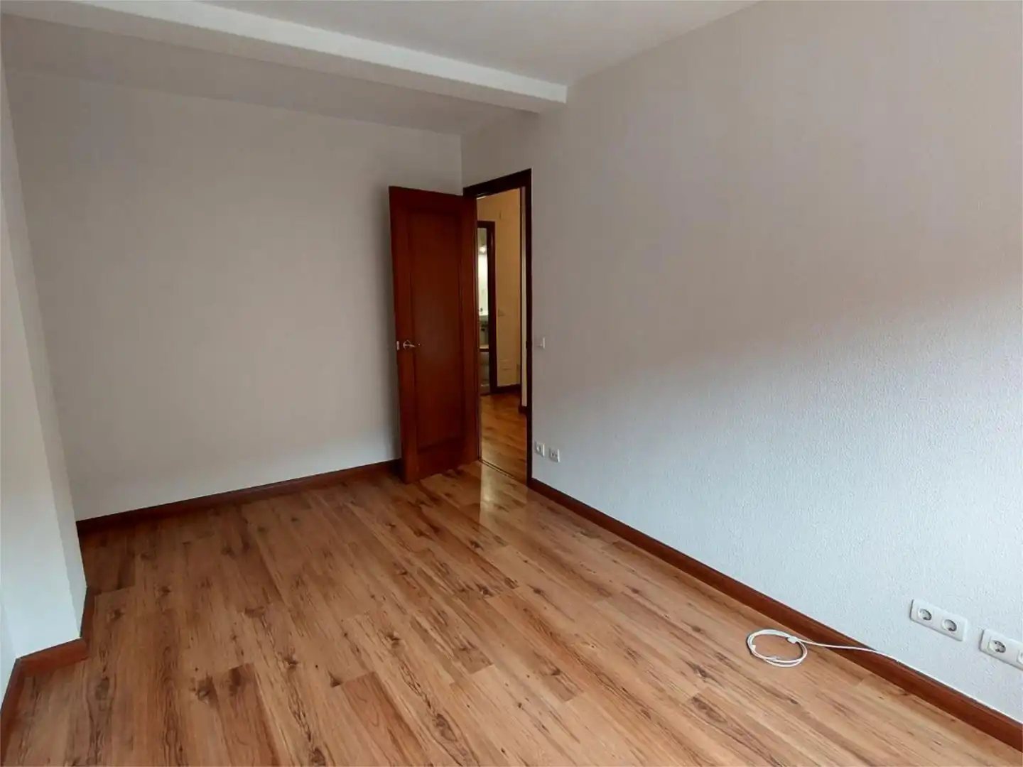 Pis en venda a Avenida de Galicia, 87, El Natahoyo Dormitori de Pis en venda en Gijón amb Calefacció, Parquet i Terrassa