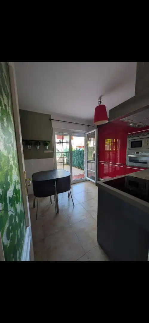 Einfamilien-Reihenhaus zum Verkauf in N-611, 20, Los Corrales de Buelna Küche von Einfamilien-Reihenhaus zum Verkauf in Los Corrales de Buelna mit Terrasse