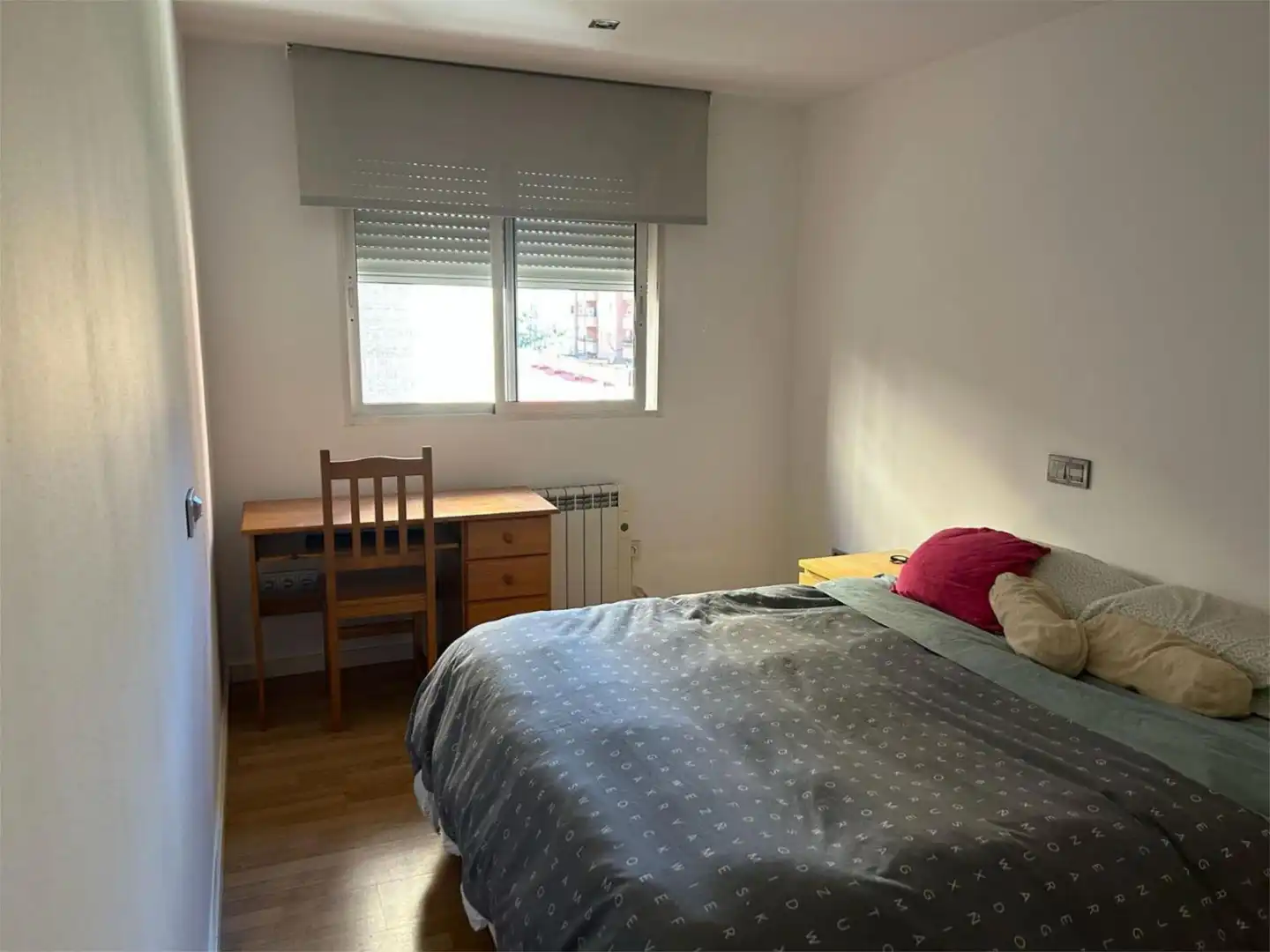 Habitación de Piso de alquiler en  Valencia Capital con Calefacción, Parquet y Terraza