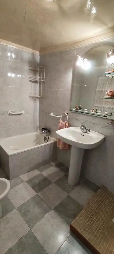 Casa adosada en venta en Calle Adrián López Iriarte, 1, Padul Baño de Casa adosada en venta en Padul