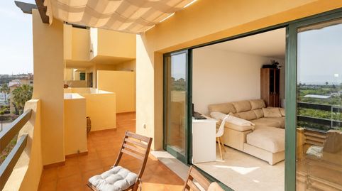 Foto 5 de Dúplex en venda a Calle Alfarnate, 4, La Concha - Resina Golf, Estepona