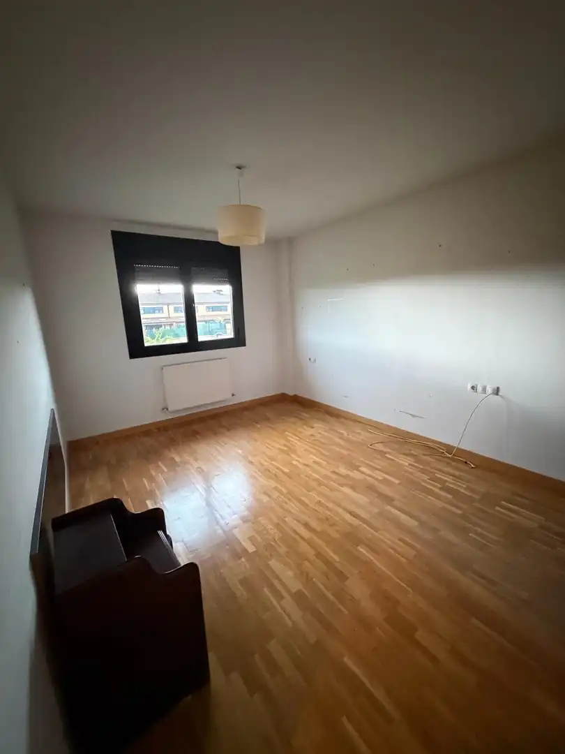 Detached homes for sale in Calle Zabaltzagain, 25, Puente la Reina / Gares Bedroom of Detached homes for sale in Puente la Reina / Gares with Heating, Private garden and Parquet flooring