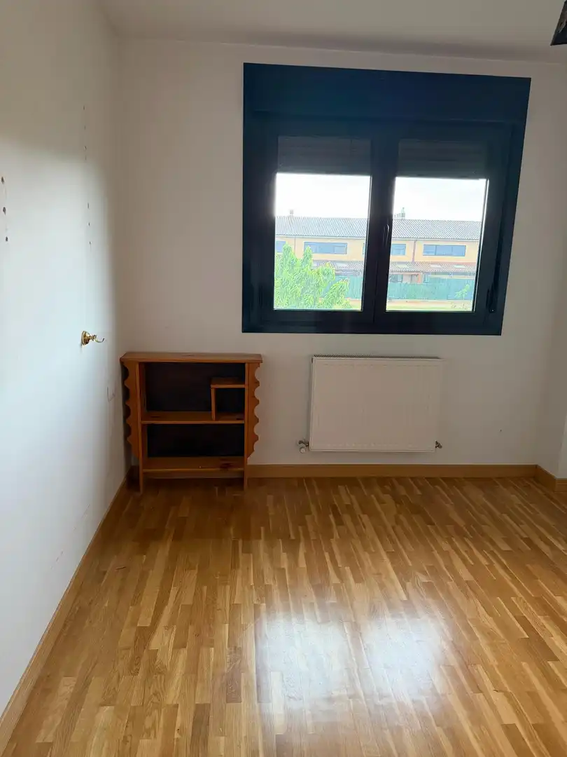 Detached homes for sale in Calle Zabaltzagain, 25, Puente la Reina / Gares Bedroom of Detached homes for sale in Puente la Reina / Gares with Heating, Private garden and Parquet flooring