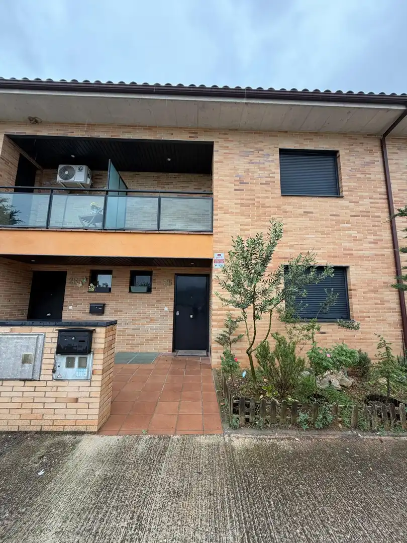 Detached homes for sale in Calle Zabaltzagain, 25, Puente la Reina / Gares Exterior view of Detached homes for sale in Puente la Reina / Gares with Heating, Private garden and Parquet flooring