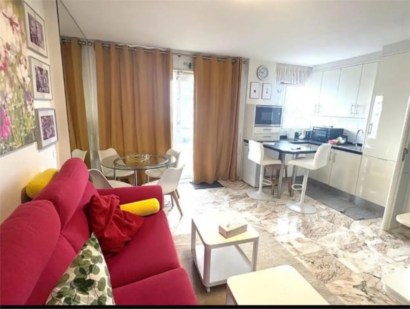 Apartamento de alquiler en El Durazno Sala de estar de Apartamento de alquiler en La Orotava con Jardín privado, Terraza y Piscina