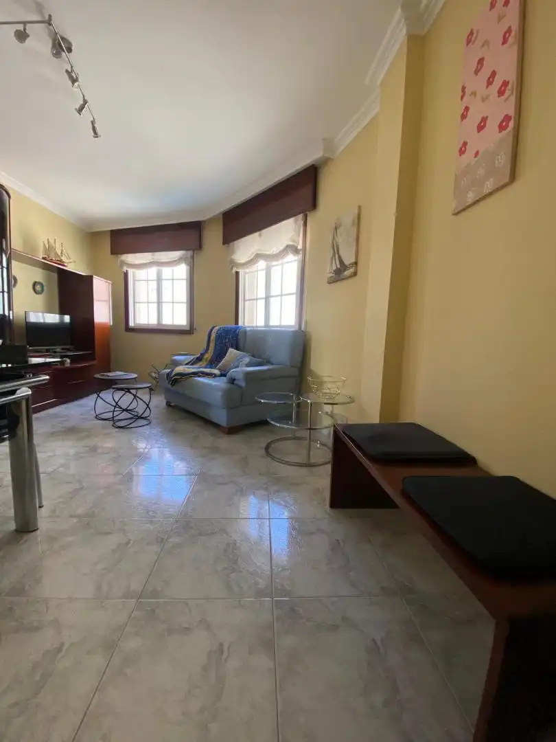 Piso de alquiler en Rúa dos Cesteiros, 7, Sanxenxo pueblo Sala de estar de Piso de alquiler en Sanxenxo con Calefacción, Jardín privado y Terraza